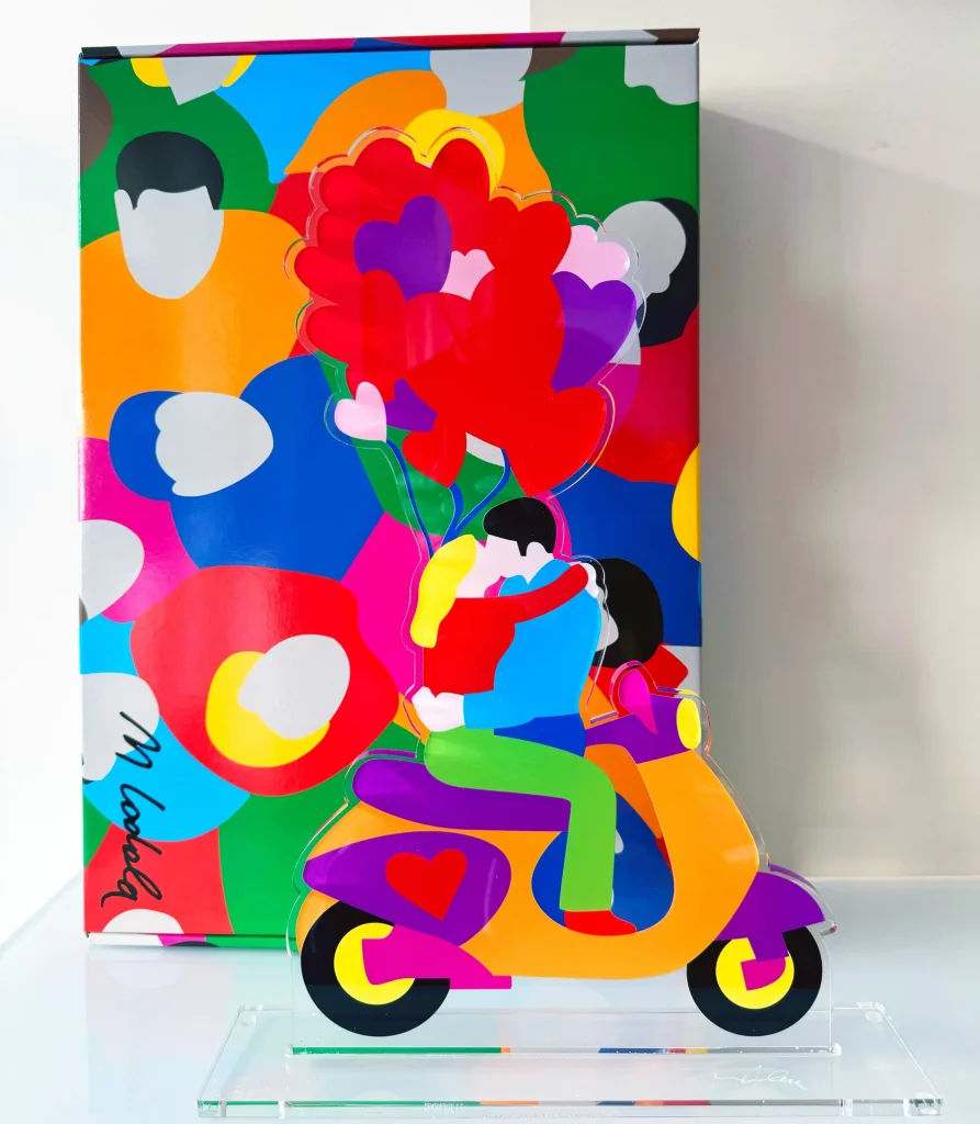 Kiss in Motion / Marco Lodola